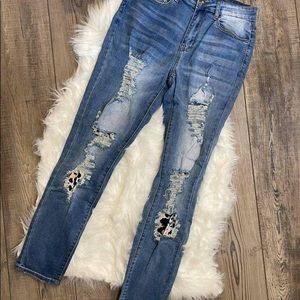 Women’s Distressed skinny jeans with leopard print patchwork
